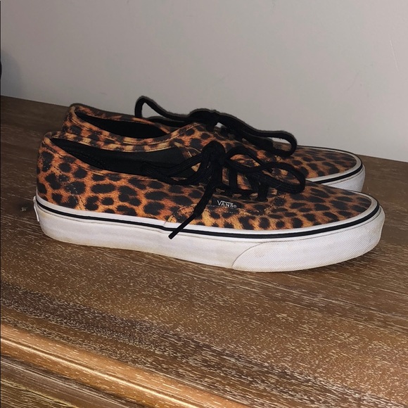 Leopard vans - Picture 1 of 5